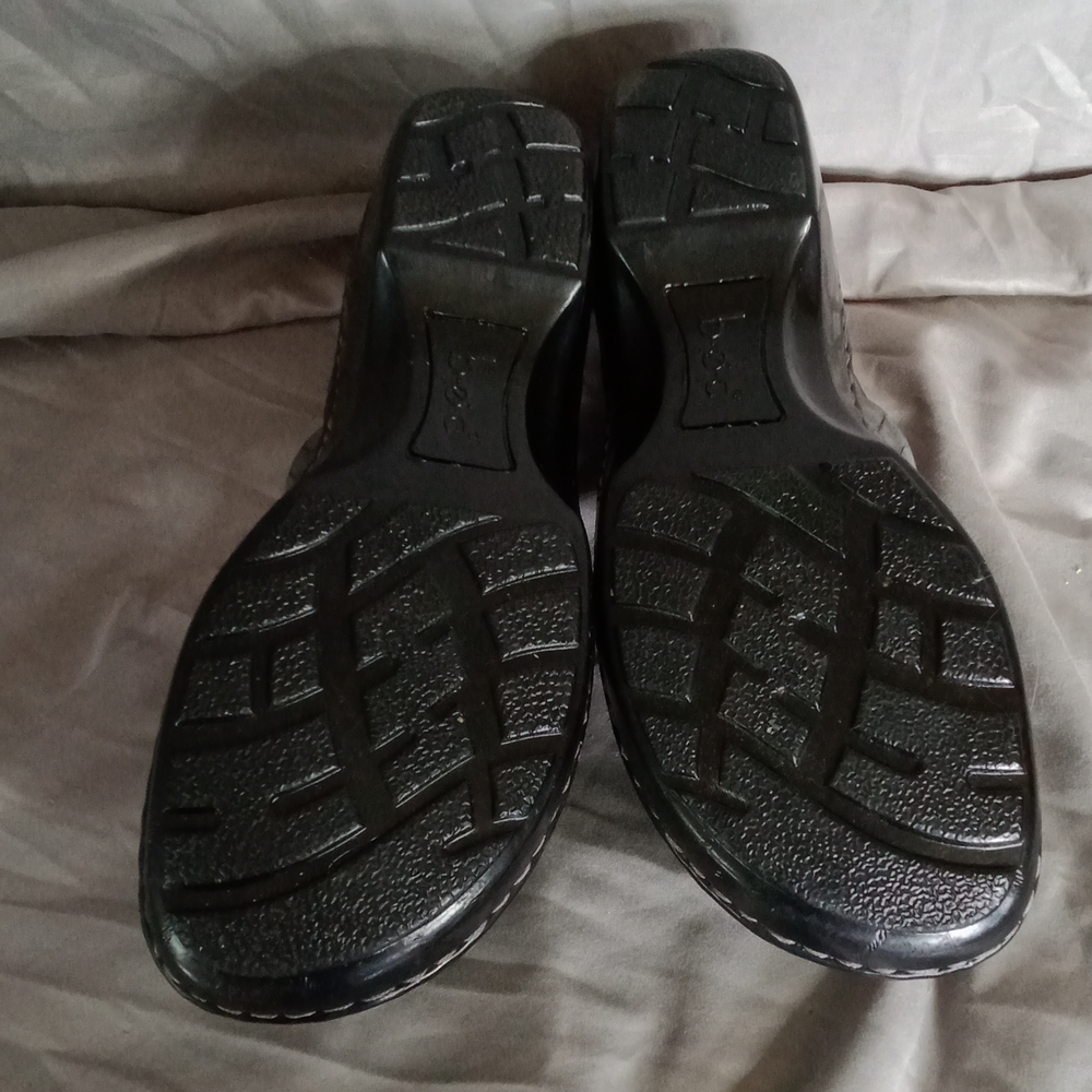 B.O.C Gray Patterned Clogs Size 8 - image 4